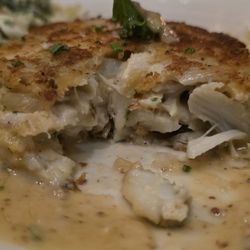 Briza Restaurant - Crab cake was stuffed with crab