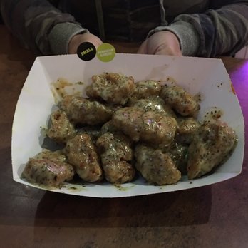 Buffalo Wild Wings - Boneless wings in Garlic Parmesan sauce - American Near Me - Chillicothe, Ohio