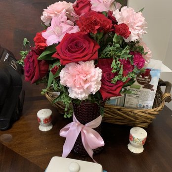 Berwyn's Violet Flower Shop - Florists Near Me - Berwyn, Illinois Berwyn's Violet Flower Shop - Florists Near Me - Berwyn, Illinois