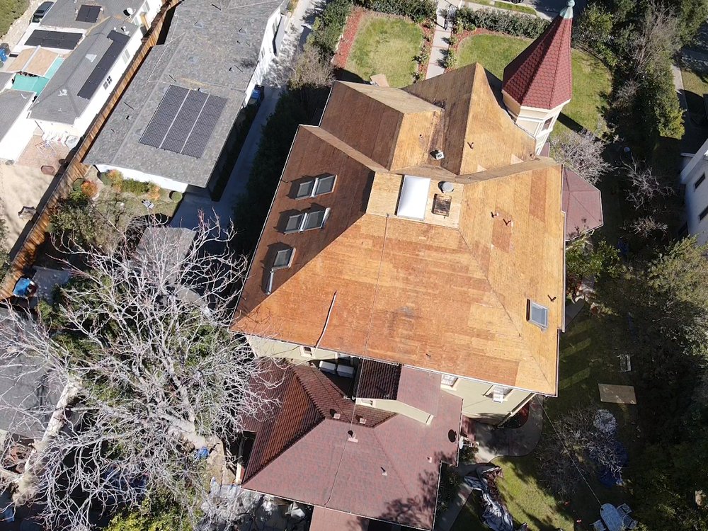 Slide of Alarcon Roofing