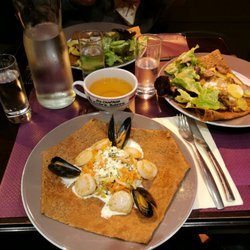 Le Biniou - La "Biniou" avec des Saint Jacques et les Fermières