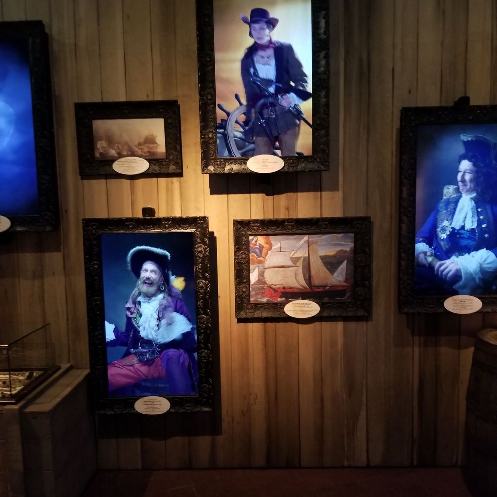 Pointe-à-Callière - Photos talk amongst themselves in the pirate exhibit - Museums Near Me - Montreal, Quebec Pointe-à-Callière - Photos talk amongst themselves in the pirate exhibit - Museums Near Me - Montreal, Quebec