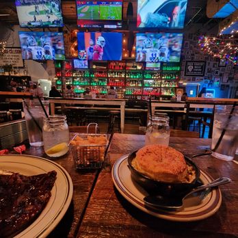 Earl's - Chicken pot pie - American Near Me - Winston-Salem, North Carolina