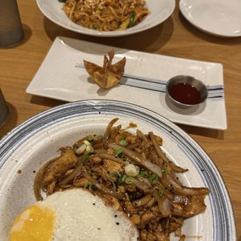 107 Taste - Pad Thai Noodle / 泰式炒河粉 Donburi 井饭 - Japanese Near Me - Miami, Florida