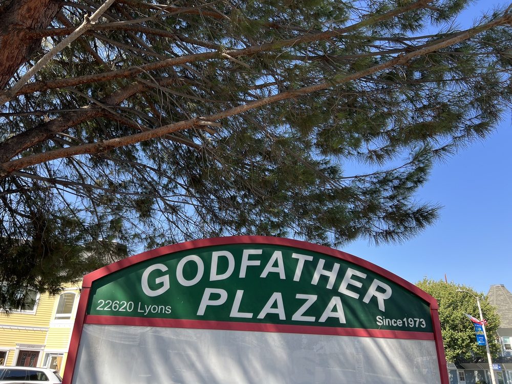 Godfather Plaza Logo