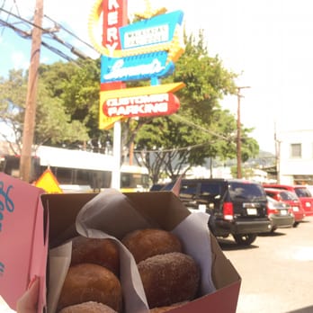 Leonard's Bakery - Original and cinnamon sugar malasadas - Bakeries Near Me - Honolulu, Hawaii Leonard's Bakery - Original and cinnamon sugar malasadas - Bakeries Near Me - Honolulu, Hawaii