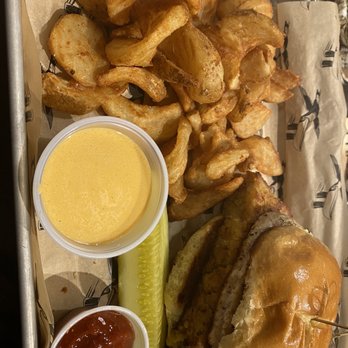 Guinness Open Gate Brewery - Thanksgiving burger special and a side of beer cheese - Breweries Near Me - Halethorpe, Maryland Guinness Open Gate Brewery - Thanksgiving burger special and a side of beer cheese - Breweries Near Me - Halethorpe, Maryland
