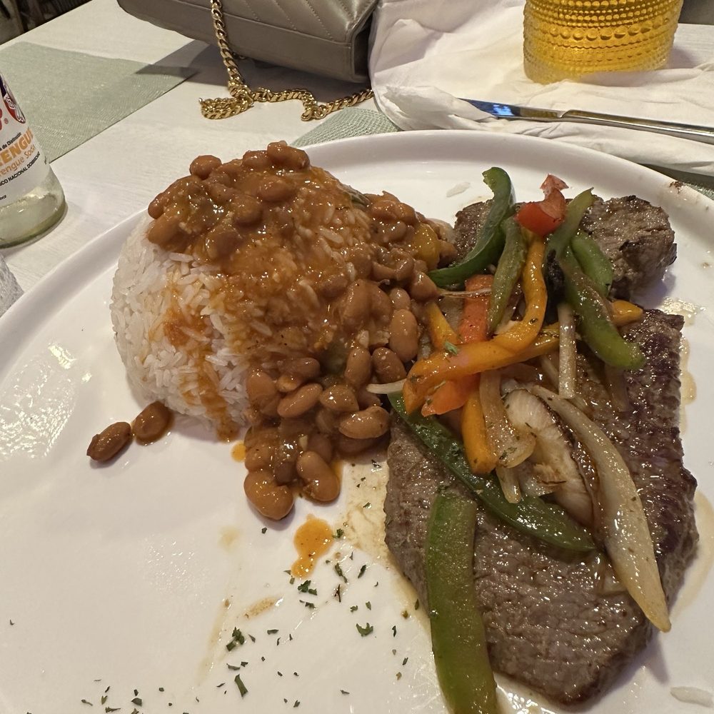 Chivo Liniero - Bistec encebollado - Dominican Near Me - Greenacres, Florida Chivo Liniero - Bistec encebollado - Dominican Near Me - Greenacres, Florida