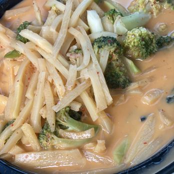 Bangkok Golden - Red Curry + broccoli - Thai Near Me - Fort Washington, Maryland