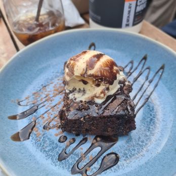 Brava Garden Eatery - Super slow, super sweet brownie with vanilla gelato - Wine Bars Near Me - Pleasanton, California Brava Garden Eatery - Super slow, super sweet brownie with vanilla gelato - Wine Bars Near Me - Pleasanton, California