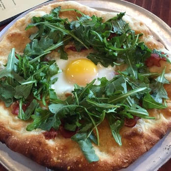 Beardslee Public House - Speck and egg pizza - Breweries Near Me - Bothell, Washington