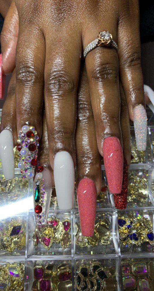 GLITTER GLAM NAILS BY QUALA Updated August 2024 Lancaster, Texas