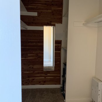 Crystal Cove Beach Resort - Walk-in closet - Apartments Near Me - Redondo Beach, California