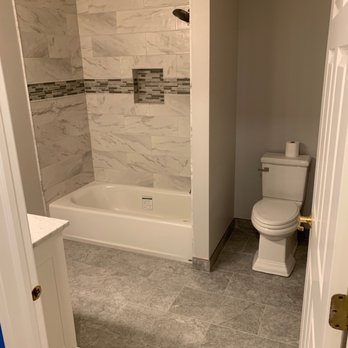 The Tile Shop - Small bathroom - Tiling Near Me - Skokie, Illinois