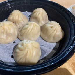 Spicy pork soup dumplings