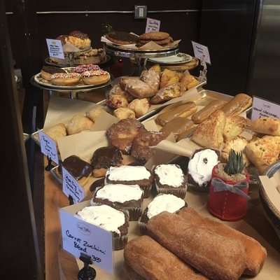 Sweet Dahlia Baking by null