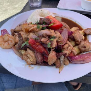 Chios Peruvian Grill - Saltada Mixto - Peruvian Near Me - Van Nuys, California