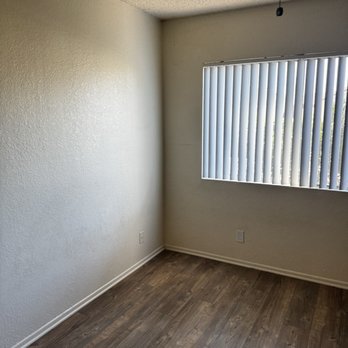 eaves San Dimas - $125 for paint - Apartments Near Me - San Dimas, California