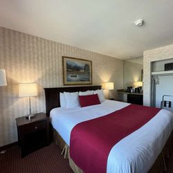 SureStay by Best Western Richmond Vancouver Airport - King Guestroom