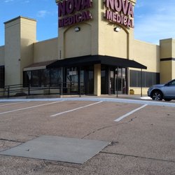 Nova Medical Centers - Arlington - The Parking lot.