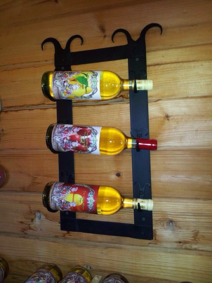 Two Hogs Winery - vineyard in Vassalboro, ME