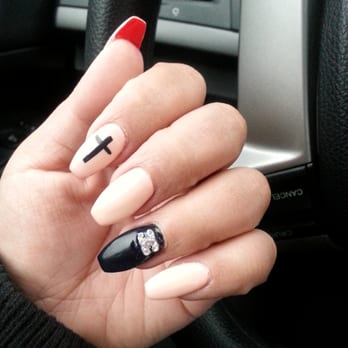 Hello Nails & Spa - Day Spas Near Me - Vacaville, California