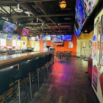 Garbonzo's Sports Pub - Pubs Near Me - Winnipeg, Manitoba Garbonzo's Sports Pub - Pubs Near Me - Winnipeg, Manitoba