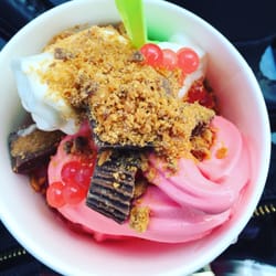 Scoopz Frozen Yogurt - Yummmmmm