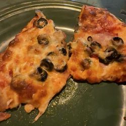 Sirianni’s Pizza Cafe - Mushroom ham pizza