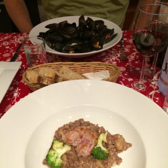 Somorrostro - Mussels and white sausage and rice - Catalan Near Me - Barcelona, B Somorrostro - Mussels and white sausage and rice - Catalan Near Me - Barcelona, B