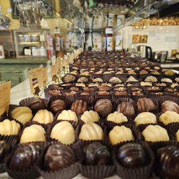 Tempered Fine Chocolates - Chocolatiers & Shops Near Me - Nashville, Tennessee Tempered Fine Chocolates - Chocolatiers & Shops Near Me - Nashville, Tennessee