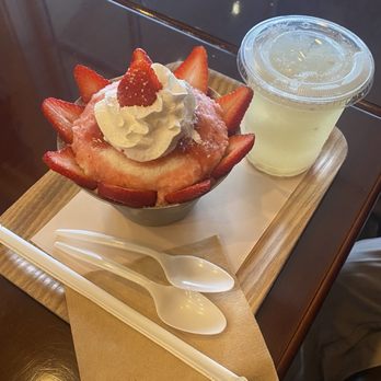 Okrumong - Strawberry Snow Bowl - Desserts Near Me - Torrance, California Okrumong - Strawberry Snow Bowl - Desserts Near Me - Torrance, California