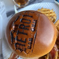 Detroit Burger Bar - Burger and fries