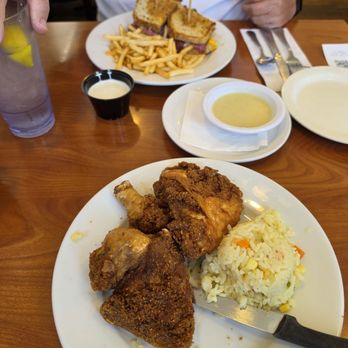 Patys Restaurant - Broasted chicken with rice pilaf and white gravy - American Near Me - Toluca Lake, California Patys Restaurant - Broasted chicken with rice pilaf and white gravy - American Near Me - Toluca Lake, California