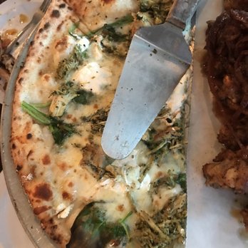 V Pizza - Chicken pesto - Pizza Near Me - Jacksonville Beach, Florida V Pizza - Chicken pesto - Pizza Near Me - Jacksonville Beach, Florida