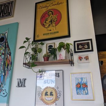 Benny Blanco's - The decor is a ton of fun! Lot of music influences, cool art, and a lot of charm. I hardly had enough time to take in all in. - Pizza Near Me - Arvada, Colorado