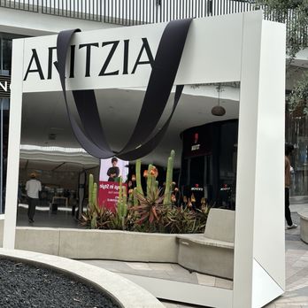 Aritzia - Women's Clothing Near Me - Los Angeles, California