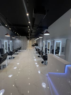 Salón Coral Gables 2023 - This was an empty space, our costumer had an existing salon this was just another location, he gave us his vision we made it happen. Salón Coral Gables 2023 - This was an empty space, our costumer had an existing salon this was just another location, he gave us his vision we made it happen.
