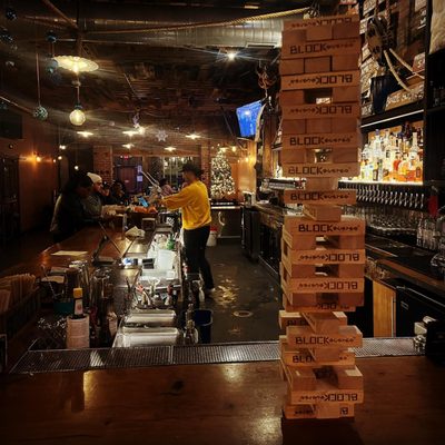 Mad Oak Bar ‘N’ Yard by null