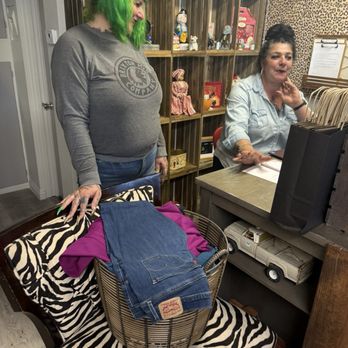 OC Treasure Twins - Women's Clothing Near Me - Orange, California OC Treasure Twins - Women's Clothing Near Me - Orange, California