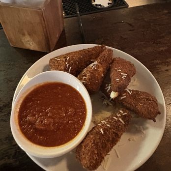 Rowley Inn - Cheese wedges - Pubs Near Me - Cleveland, Ohio Rowley Inn - Cheese wedges - Pubs Near Me - Cleveland, Ohio