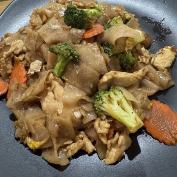 Thai Laughlin - Pad See Eew with chicken - Thai Near Me - Laughlin, Nevada