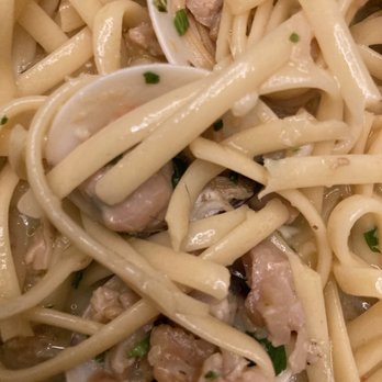 Maggiano's - Another hair found in Linguine & Clams pasta - Italian Near Me - Springfield, Virginia