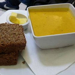 Cafe Q - Veg soup with brown bread