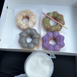 Harmony Tea Shoppe - Cinnamon, matcha, black sesame and taro