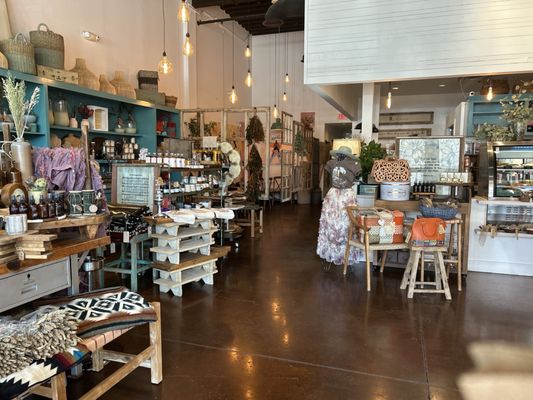 Runaway Luna Lifestyle by null