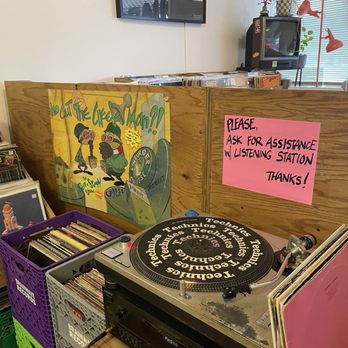 Brainwave Records - Listening station - Vinyl Records Near Me - San Antonio, Texas Brainwave Records - Listening station - Vinyl Records Near Me - San Antonio, Texas