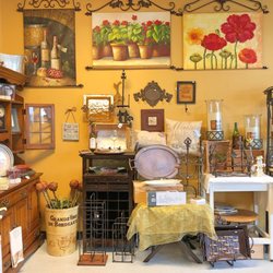The Vintage Wine Shoppe - Great assortment of gift items.