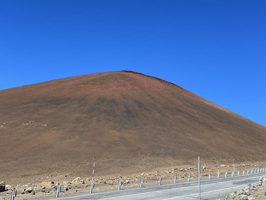 Mauna Kea. by null