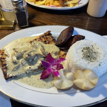 Sabor De Mi Tierra - Grilled Chicken Breast with Mushrooms - Bakeries Near Me - Verona, New Jersey